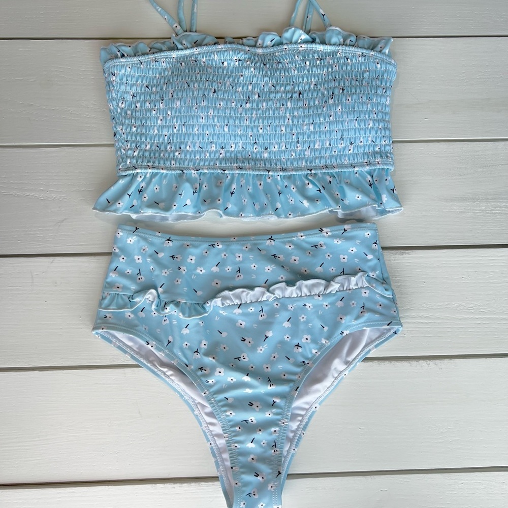 NWOT Baby Blue High Waisted Bikini with Flowers Size Small